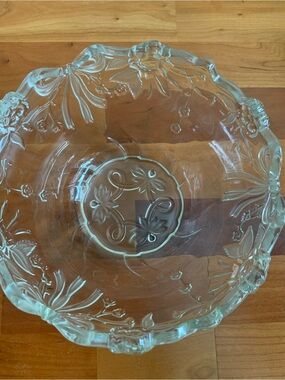 Vintage Crystal Serving Bowl - Floral Pattern